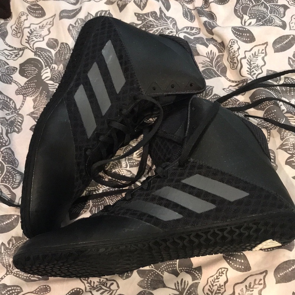 Adidas size 10 wrestling shoes